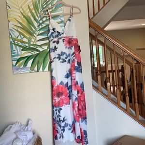 Beautiful summer dress with slit